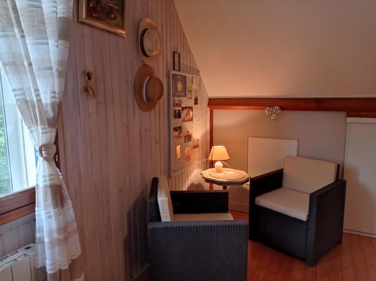 Chambre Campagnarde Du Gres Rouge De Beauval Exterior foto